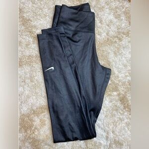 Nike black shinny leggings XS